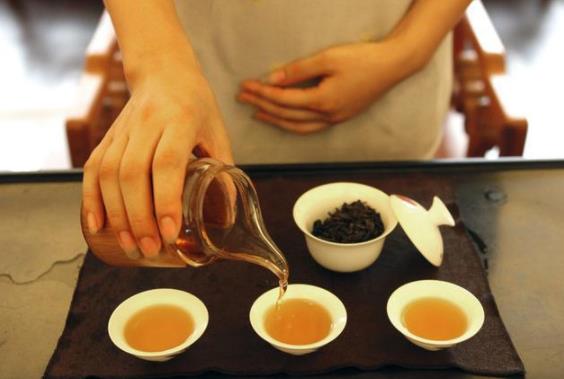 好茶品鉴，擦亮武夷“茶”名片，武夷山官方斗茶赛获奖茶品鉴会在泉州举行